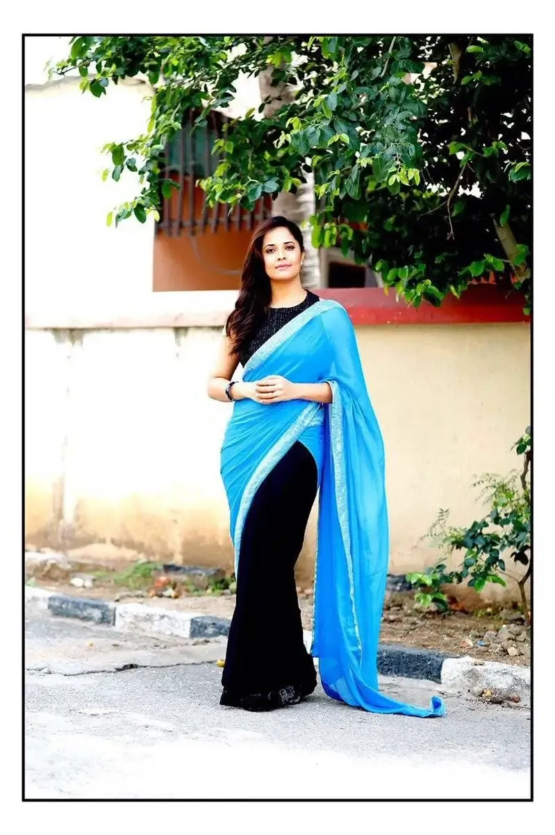 SOUTH INDIAN TV ACTRESS ANASUYA BHARADWAJ IN BLUE SAREE 6